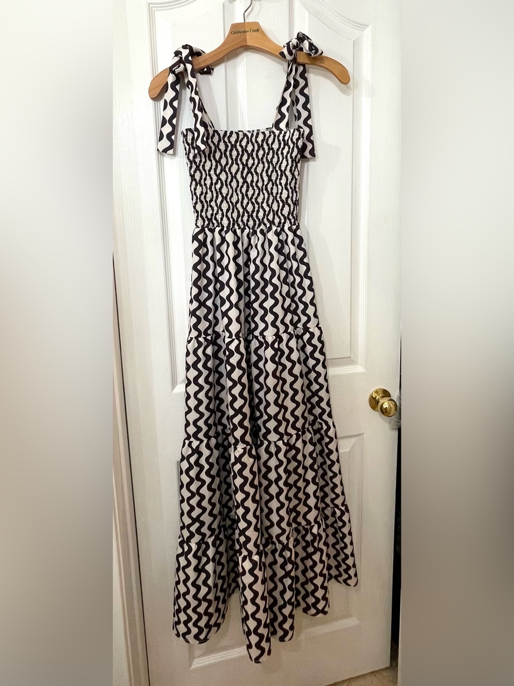 NWOT Black & Cream Wave-Print Midi Dress - Smocked Bodice
